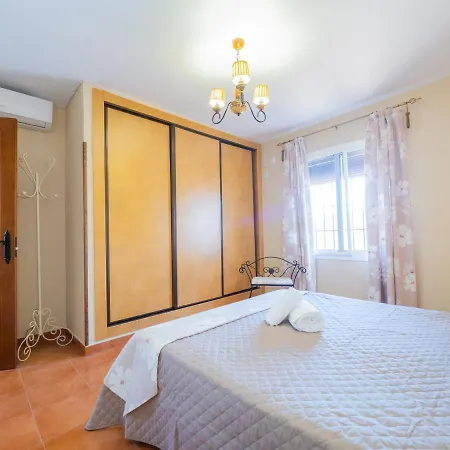 Cubo's Casita De La Alqueria